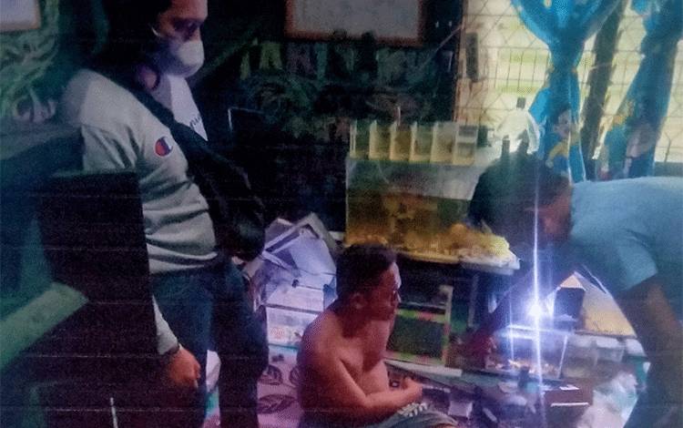 Sembunyikan Sabu Dalam Dompet Kecil, Belum Sempat Dikonsumsi Keburu Diamankan