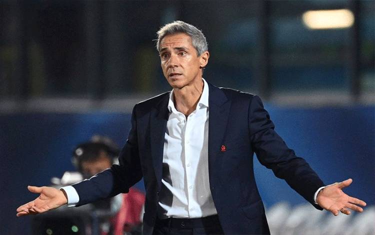Polandia Tolak Permintaan Akhiri Kontrak dari Paulo Sousa