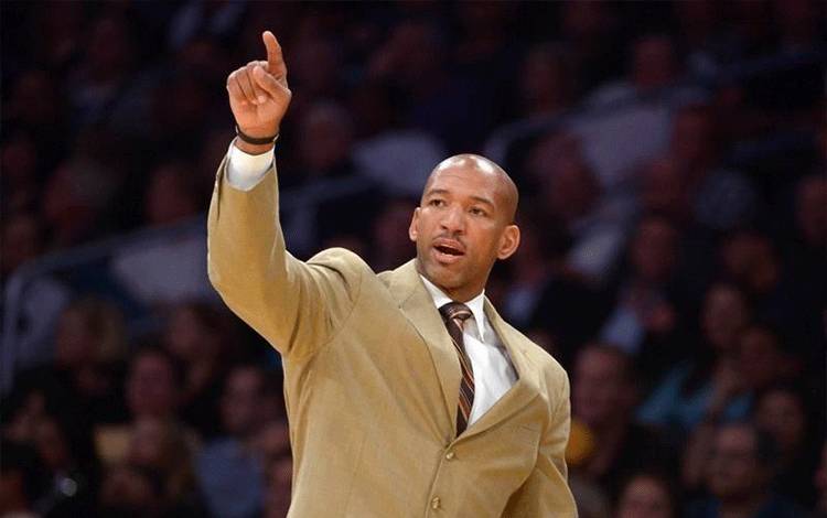 Terpapar COVID-19, Pelatih Phoenix Monty Williams Masuk Karantina