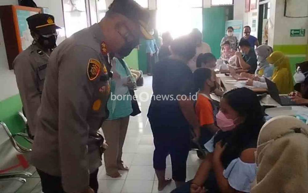 Kunker ke Polsek Aruta, Kapolres Kobar Minta Pelaksanaan Vaksinasi Terus Digencarkan