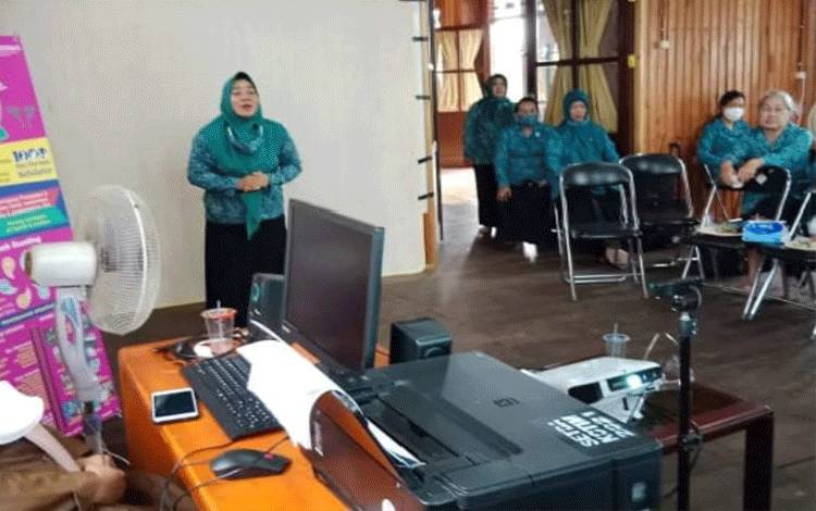 Warga Kecamatan MHU Ini Juara II Kader Berprestasi Penurunan Angka Stunting Se-Kalteng