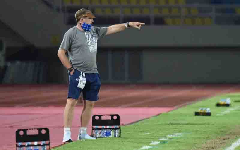 Pelatih Persib Siapkan Formasi Baru Hadapi Bali United