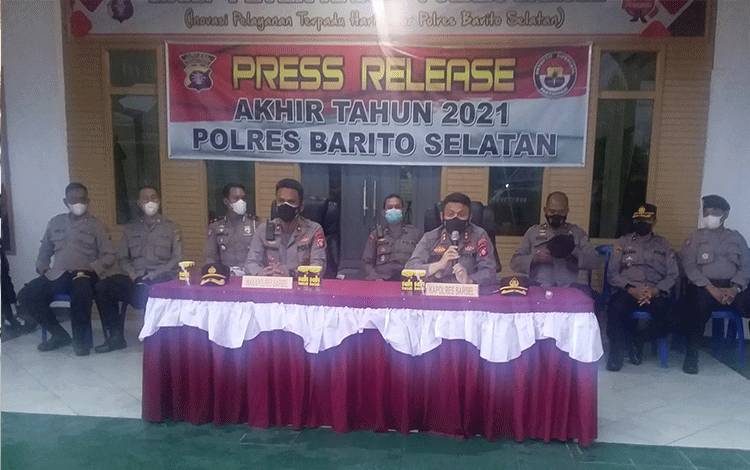 Polres Barito Selatan Gelar Press Release Akhir Tahun 2021