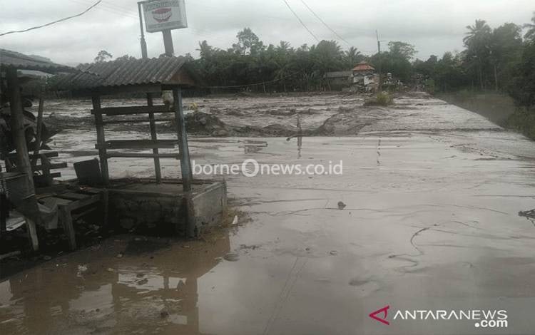 Banjir Lahar Dingin Gunung Semeru Terjang Sejumlah Desa di Lumajang