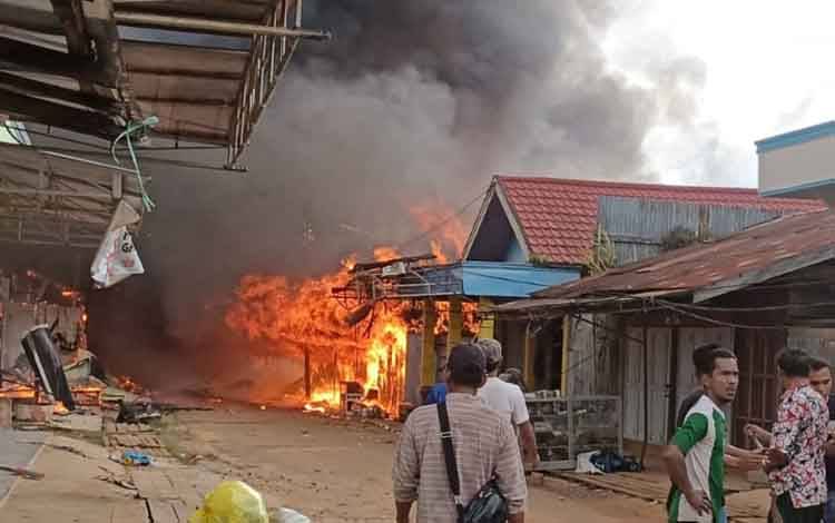 Kebakaran Hanguskan Pasar Pundu Kecamatan Cempaga Hulu
