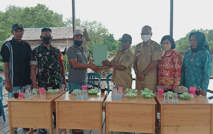Ini Arahan Camat Kapuas Kuala pada Sertijab Pj Kades Palampai