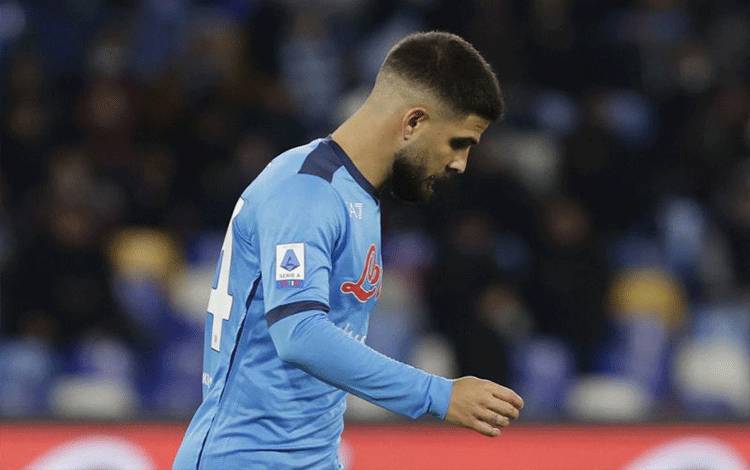 Pemain Napoli Lorenzo Insigne saat timnya bertanding melawan Empoli di Stadion Diego Armando Maradona di Naples, Italia, 12 Desember 2021. (REUTERS/CIRO DE LUCA)