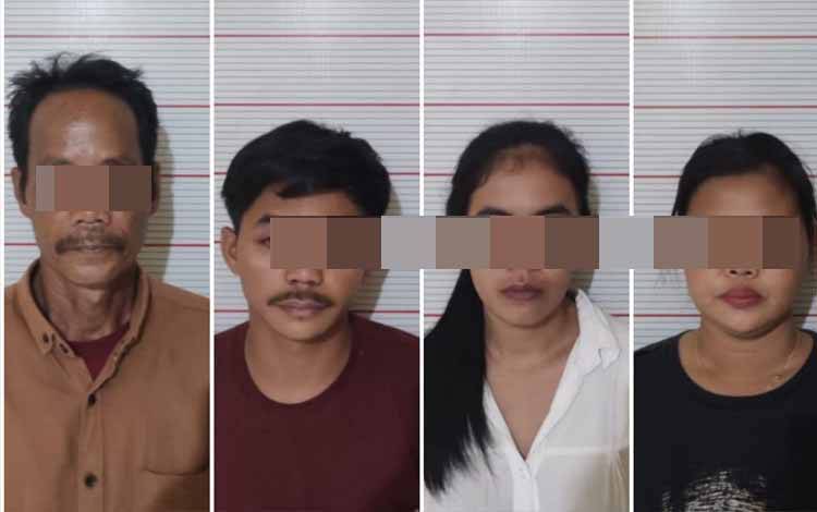 Empat pelaku calo vaksin saat diamankan di Polres Kobar