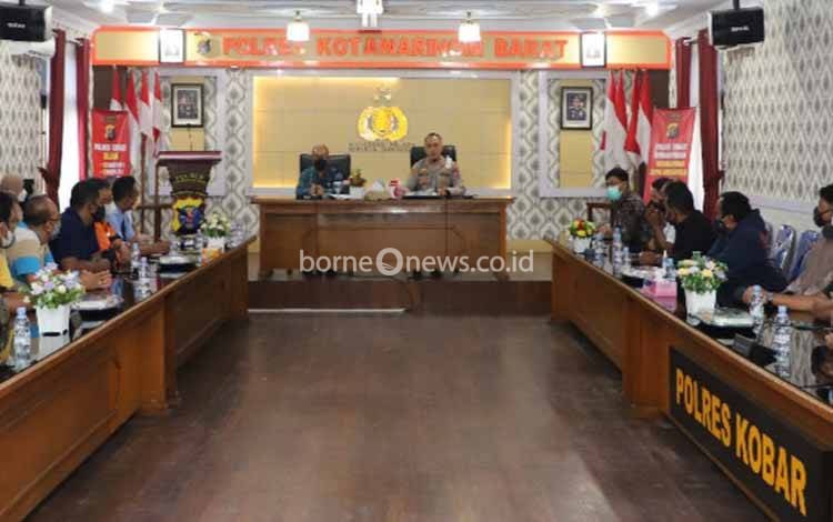 Kapolres Kobar Imbau Agen Tiket dan Travel Pasang Spanduk Vaksin Gratis