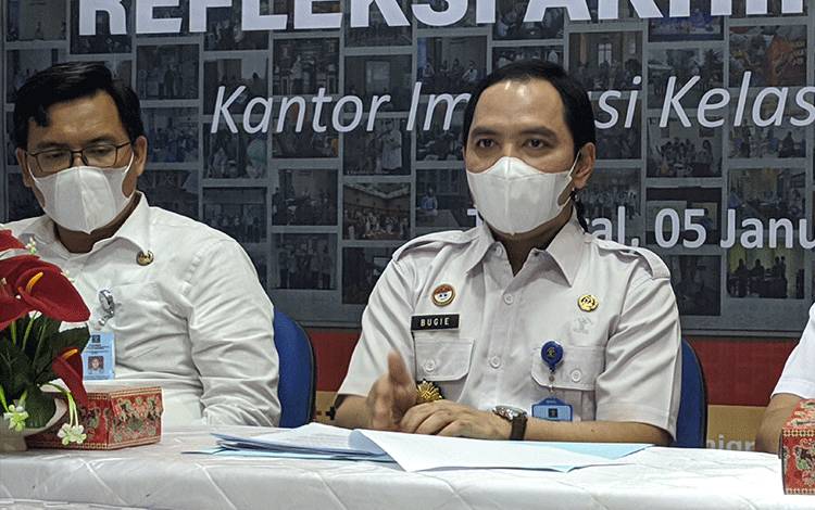 Kantor Imigrasi Kelas II TPI Sampit Keluarkan 601 Izin Tinggal Orang Asing?