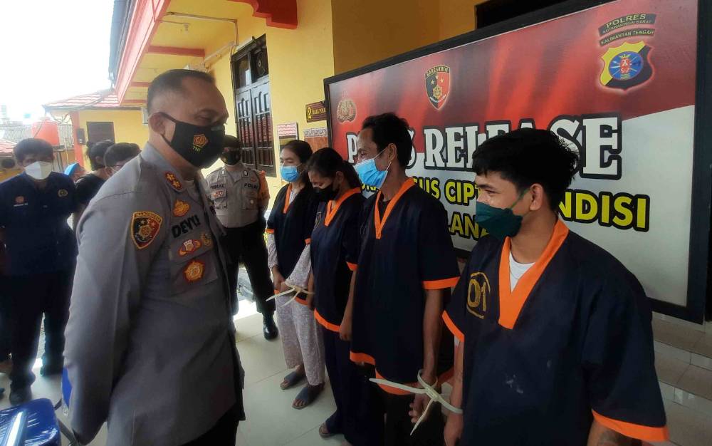 Empat Tersangka Calo Vaksin Dijerat Pasal Penipuan dan Pencemaran Nama Baik