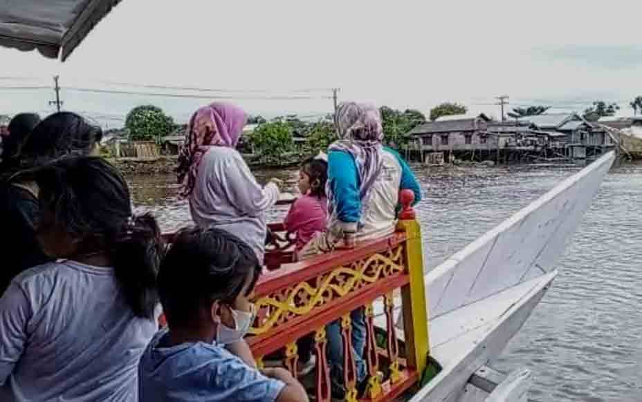 Pemkab Kotim Ajak Masyarakat Susur Sungai Gratis dengan Kapal Wisata