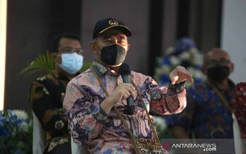 Menko PMK Dorong Pengembangan Mobil Listrik oleh Lembaga Sekolah
