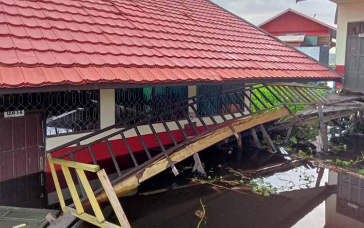Gedung SDN 14 di Palangka Raya Ambruk, Begini Kondisinya
