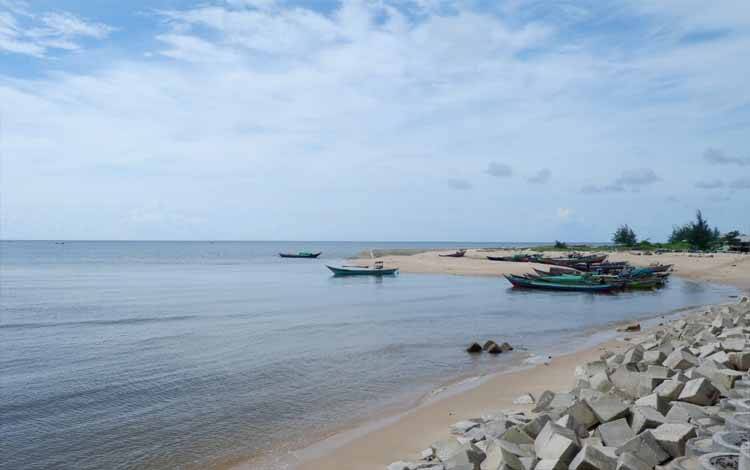 BMKG Beri Peringatan Dini Gelombang Laut Berkisar 1 Meter