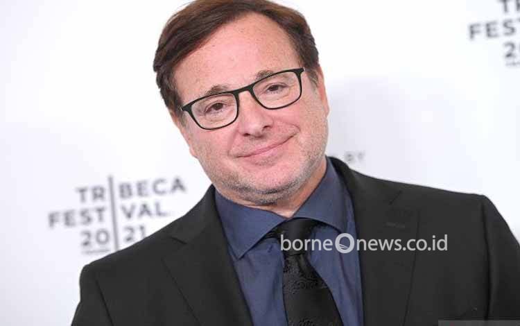 Aktor Bob Saget menghadiri acara Red Carpet untuk film penayangan perdana "Untitled: Dave Chappelle Documentary" di Radio City Music Hall saat Festival Tribeca 2021 di New York, Amerika Serikat (9/6/2021)