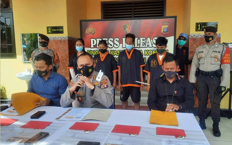 VIDEO: Jumpa Pers Polres Kobar atas Kasus Calo Vaksin Libatkan Ayah, Anak dan Menantu