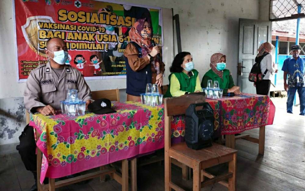 Sosialisasi Vaksinasi Anak Sasar Orangtua dan Murid di SDN 3 Selat Tengah
