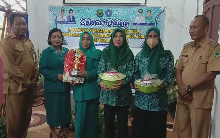 Camat Kapuas Kuala Dukung Peran Aktif Kader TP PKK Jalankan Berbagai Program