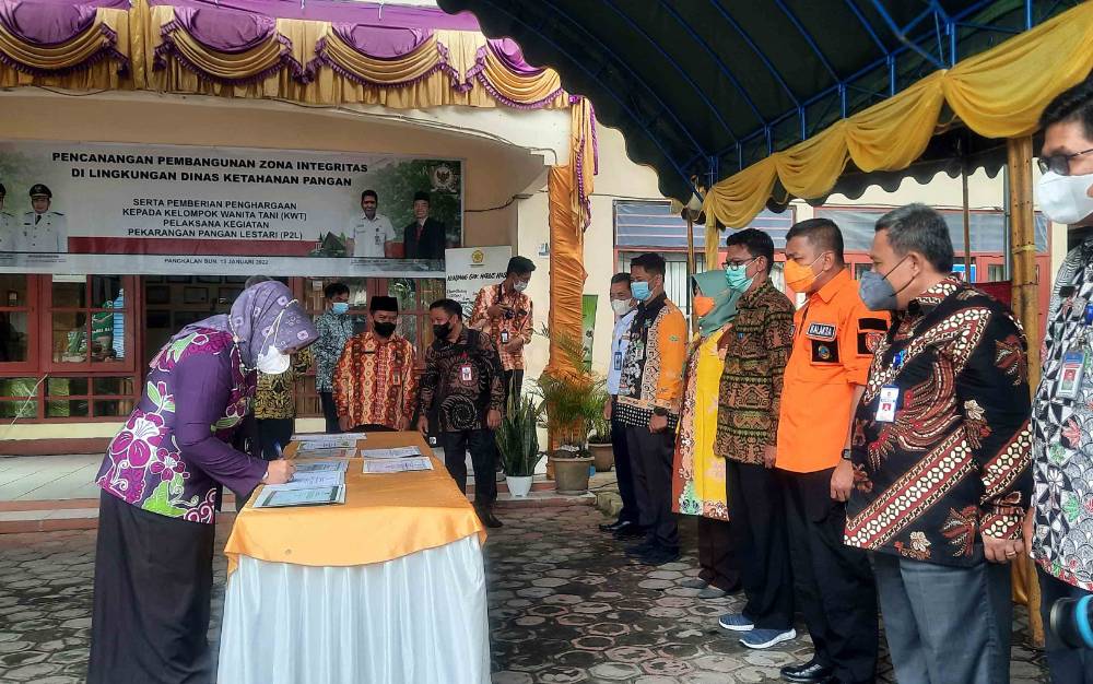 Tujuh SKPD Kobar Deklrasikan Pembangunan Zona Integritas Menuju WBK dan WBBM