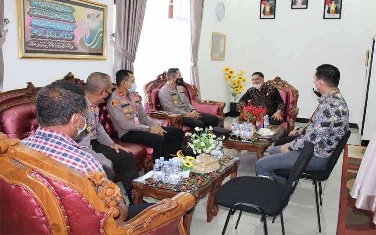 Kapolres Barito Utara Kunjungi Kodim dan Pengadilan Agama Muara Teweh