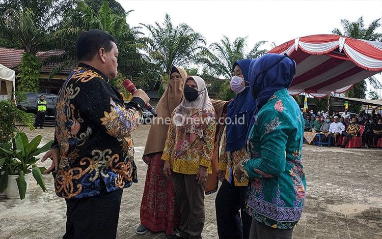 22 Tahun Mengajar, Guru di Pedalaman Kotim Ini Hanya Berstatus Tenaga Honor Sekolah