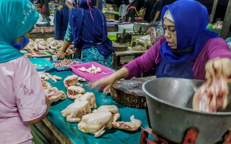 Harga Daging Ayam Ras dan Tomat di Kobar Naik