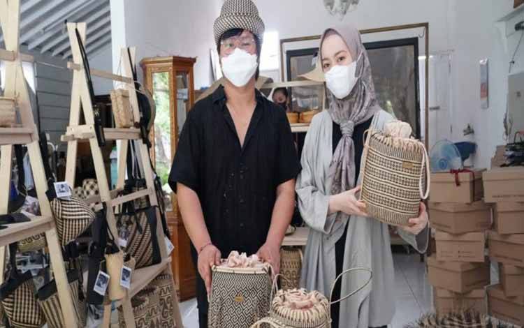 Istri Wali Kota Palangka Raya Dukung Pengembangan Anyaman Rotan