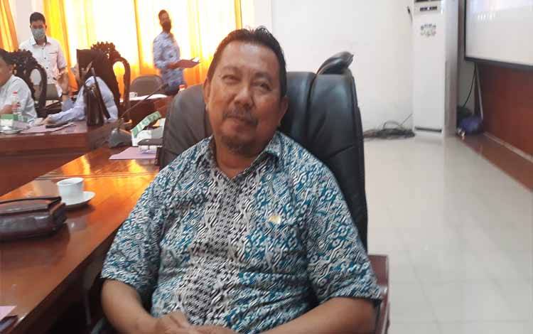 Rapat Bapemperda DPRD Kapuas dan Eksekutif Bahas Hasil Evaluasi Raperda Ini akan Dijadwalkan Ulang
