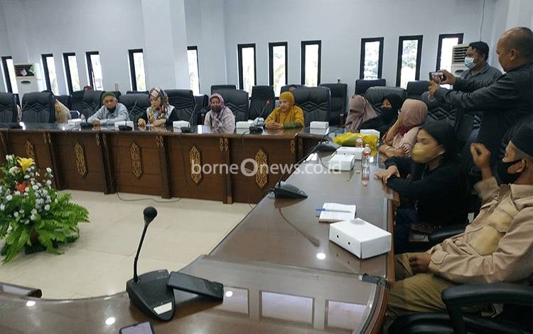 Tak Dapat Lapak, Pedagang Eks Kebakaran Pasar Pendopo Datangi DPRD Barito Utara