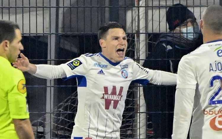Strasbourg Menyodok ke 4 Besar, Montpellier Tumbang