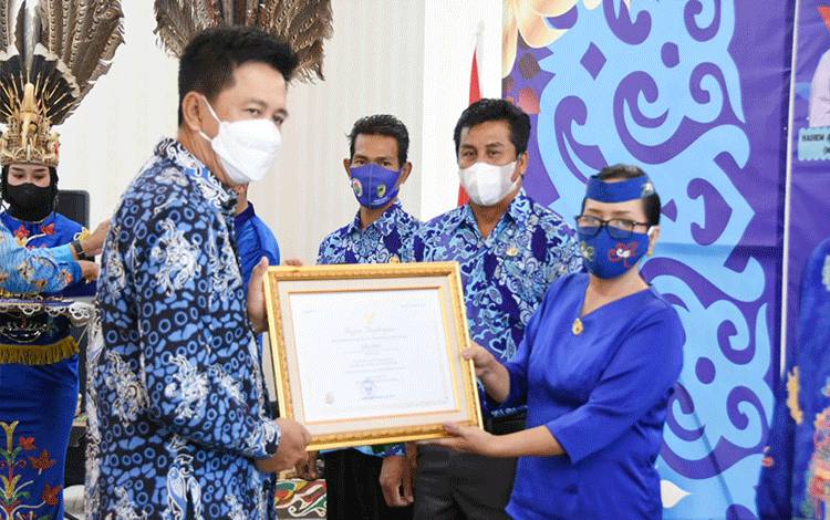 Bupati Barito Utara: Selamat Atas Prestasi Yang Diraih Sebagai Pelestari Bidang Kebudayaan