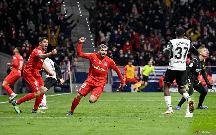 Sempat Tertinggal 2 Gol, Atletico Balik Kalahkan Valencia 3-2