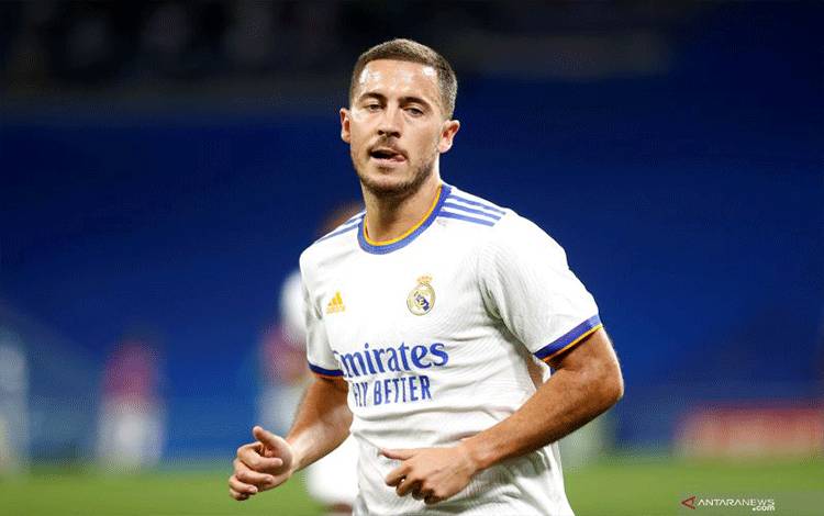 Pemain Real Madrid Eden Hazard dalam foto 28 September 2021. (REUTERS/JUAN MEDINA)