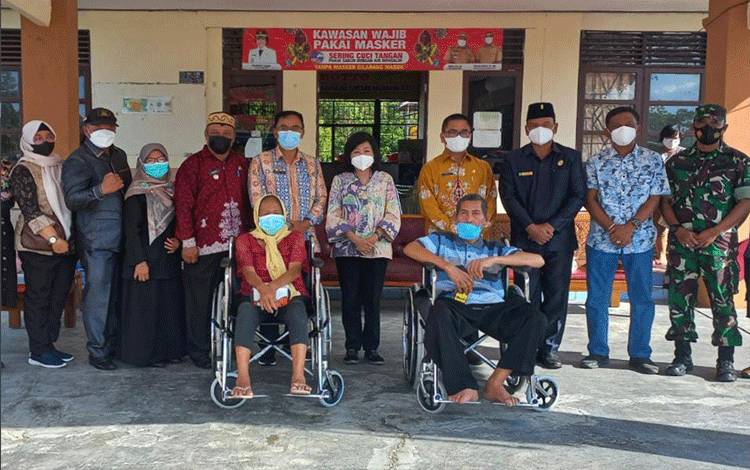 Dinsos Pulang Pisau Salurkan Alat Bantu Penyandang Disabilitas