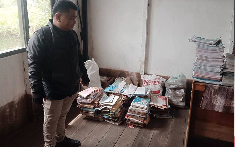 Dampak Banjir, Buku di SDN Bereng Kajang 1 Banyak Rusak??