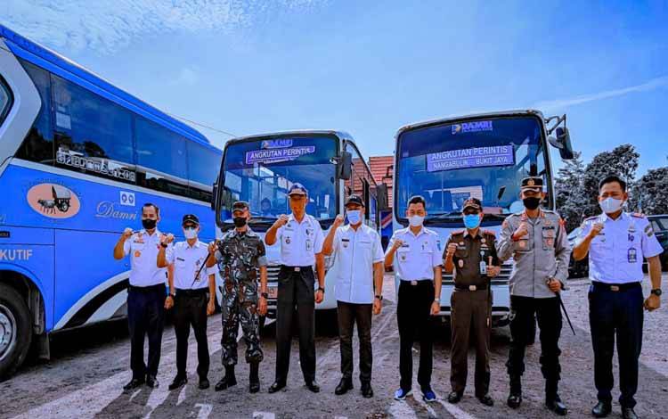 Bupati Lamandau Resmikan Trayek Perintis Bus Damri Antarkecamatan