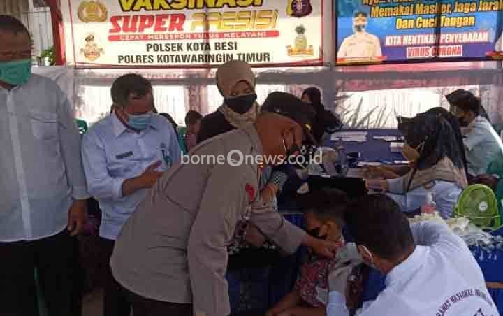 Polsek Kota Besi Gelar Vaksinasi Super Presisi Terhadap 165 Anak SD