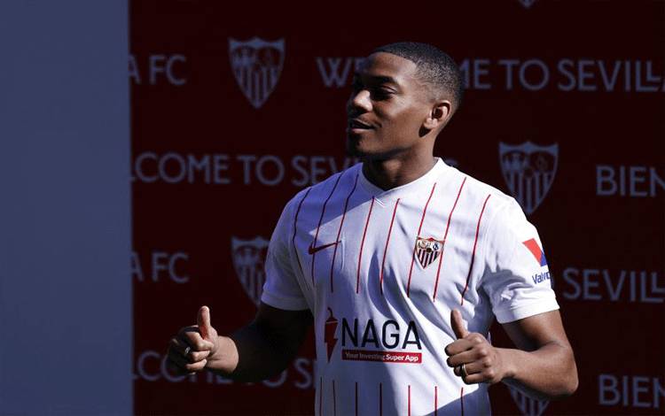 Anthony Martial Mengaku Pindah ke Sevilla Bukan Soal Uang