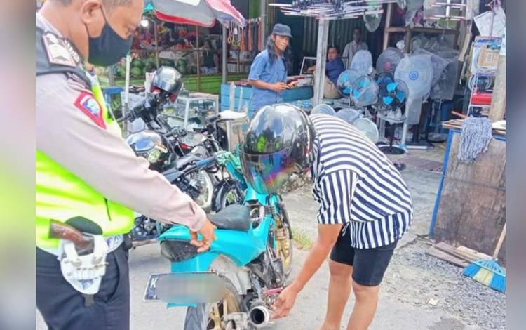 Satlantas Polres Kapuas kembali Tindak Kendaraan Gunakan Knalpot Brong