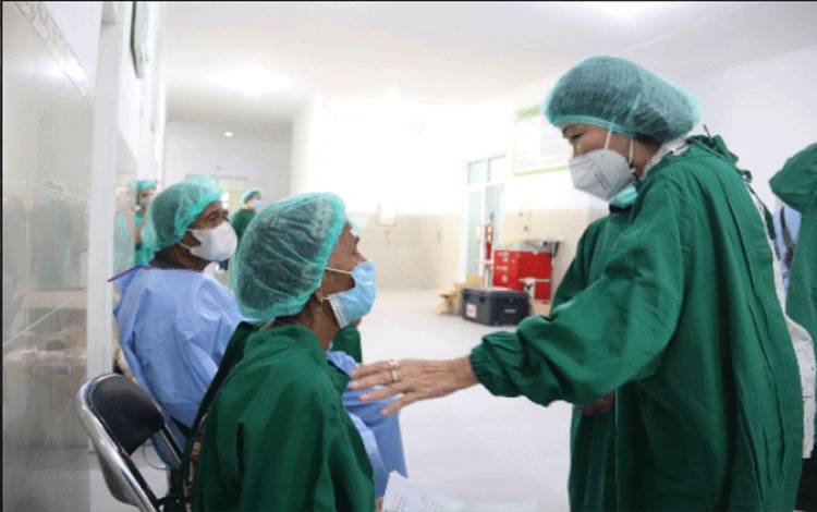 Hari Penglihatan se Dunia, Pemkab Pulang Pisau Gelar Operasi Katarak