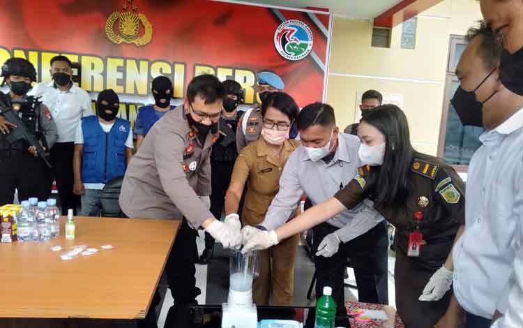 Polres Katingan Musnahkan 61, 31 Gram Sabu
