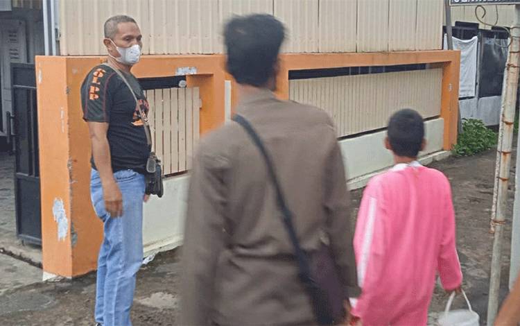 Tertibkan Badut Jalanan, Satpol PP dan Damkar Kapuas Imbau Tidak Pekerjakan Anak di Bawah Umur