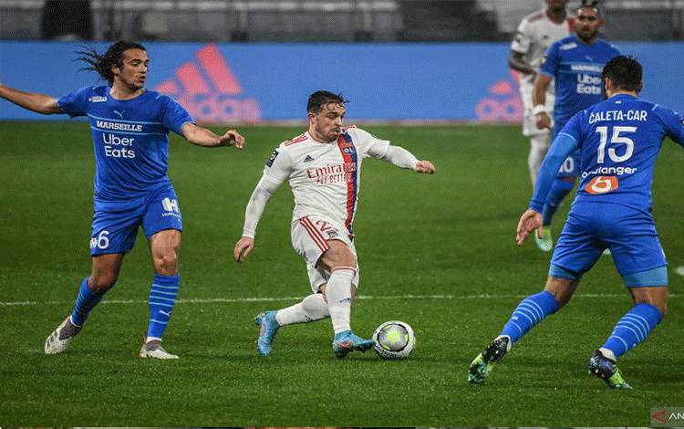 Lyon Bangkit dan Menang 2-1 atas Marseille