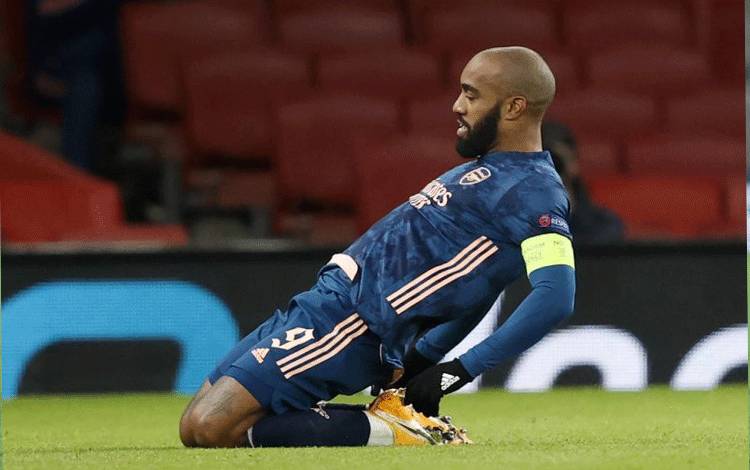 Lyon Nantikan Alexandre Lacazette Pulang Kampung
