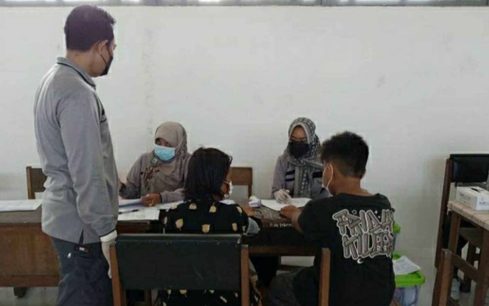 Sekda Kapuas Minta Camat Intensifkan Koordinasi Percepatan Vaksinasi Anak