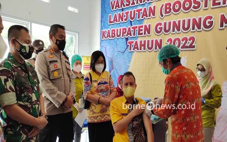 Ini yang Dirasakan Bupati Gunung Mas Usai Disuntik Vaksin Booster