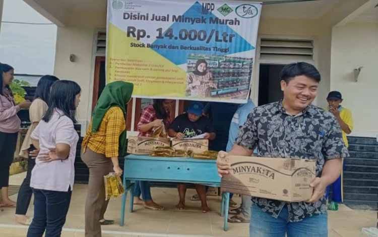 PT Citra Borneo Utama Gelar Pasar Murah Minyak Goreng