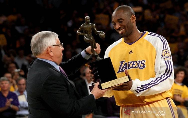 NBA Perkenalkan Desain Baru Trofi Kobe Bryant untuk MVP All-Star