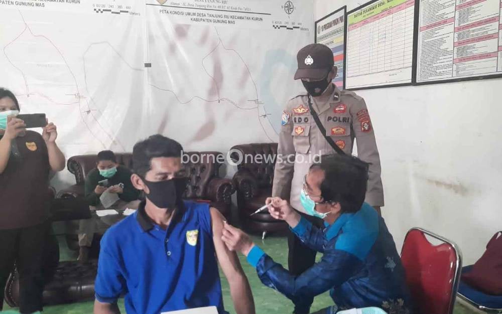Ini Tanggapan Warga Gunung Mas Soal Vaksinasi Dosis Ketiga